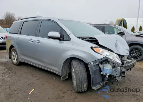 2015 Toyota Sienna Le из США, поврежденный, VIN 5TDKK3DC4FS596812